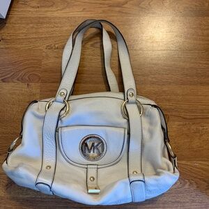 Michael Kors purse- great condition